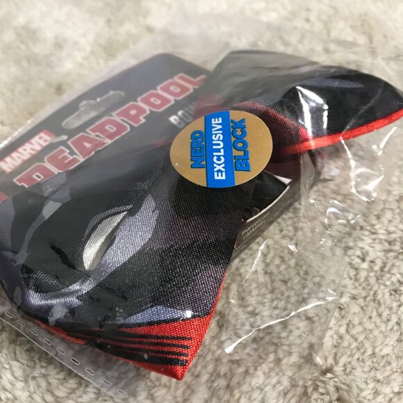 Marvel Deadpool Bow Tie Nerd Block Exclusive Collectible - Picture 4 of 5